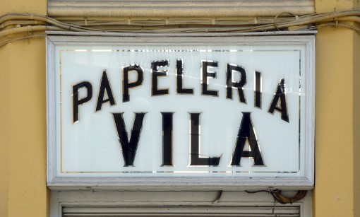 Storefront sign: Papelería Vila